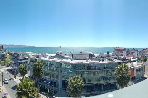 Lovely studio - WiFi - 2 blocks from Reñaca beach. Ocean view from the roof!