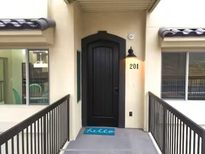 Exterior detail - Modern 2-bedroom condo in sunny St. George with Pool, WiFi, AC (St. George)