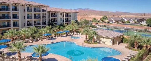 Pool - Modern 2-bedroom condo in sunny St. George with Pool, WiFi, AC (St. George)