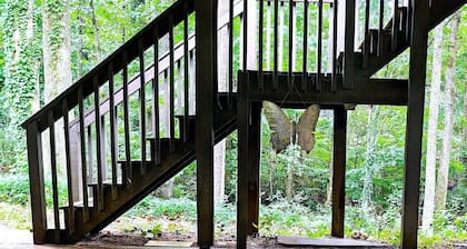 PRIVATE, FULLY FURNISHED 2-BEDROOM, 2-BATHROOM BASEMENT APARTMENT