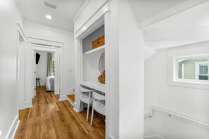 5 bedrooms, desk, iron/ironing board, travel crib