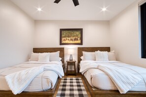 3 Schlafzimmer, Schreibtisch, Bügeleisen/Bügelbrett, kostenloses WLAN