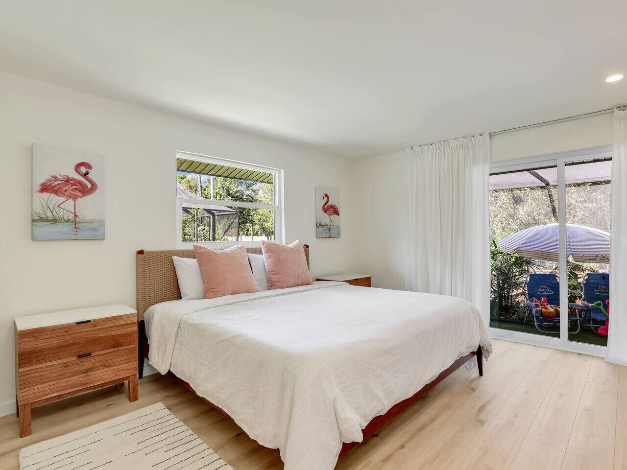 2 bedrooms, desk, iron/ironing board, travel crib