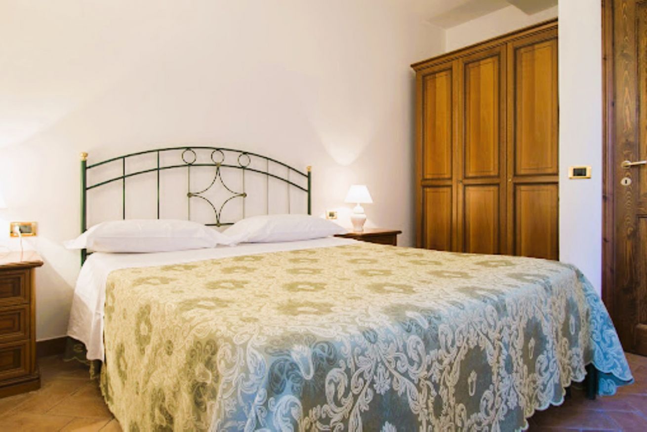 2 bedrooms, bed sheets