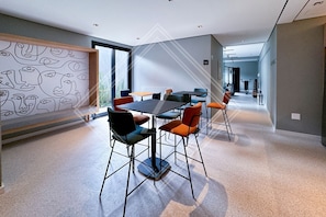 Basic Studio | Dining