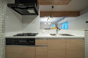 냉장고, 전자레인지, 쿡탑, 전기 주전자