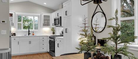 Microwave, oven, stovetop, dishwasher