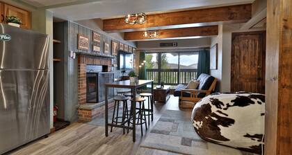 The Mountain Green Nook with Views, Shuttle Bus, Pools, Hot Tub and Ski Rental Deals