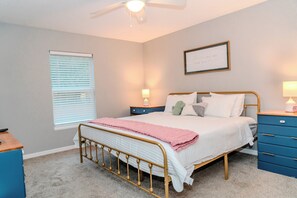 3 bedrooms, iron/ironing board, WiFi, bed sheets