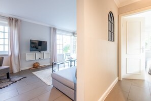 Unclassified image, 5 of 25, button - Marie - Garden Suite - Garden. Nature. Stylish. (Archsum)