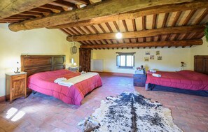 4 bedrooms, iron/ironing board, travel cot, free WiFi