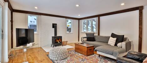 Televisión, chimenea