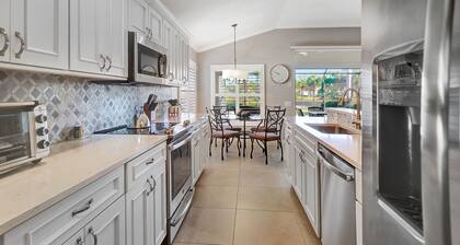 Resort style 2+bed, 2 bath villa with pool/spa in Colonial Country Club Ft Myers