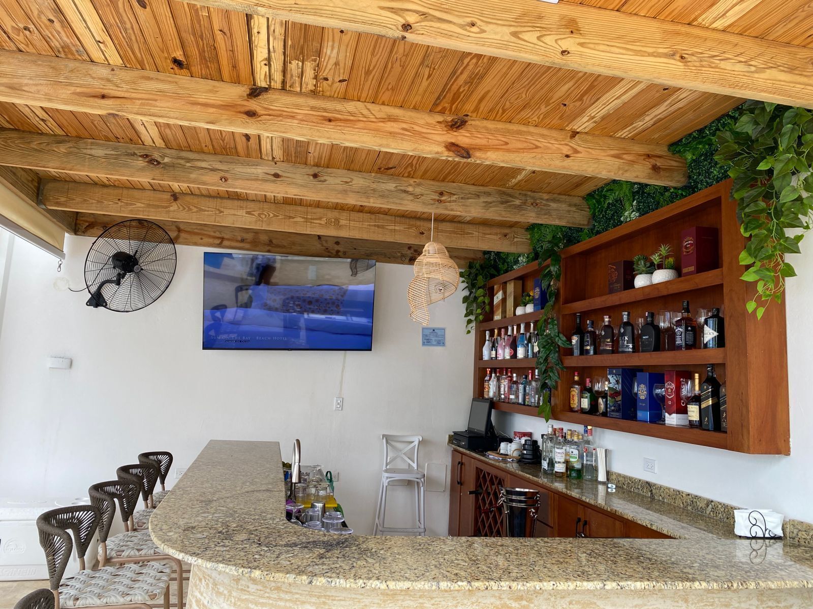 Poolbar