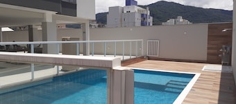 High Standard 2 Bedrooms 2 Bathrooms 2 Parking Spaces Pool WiFi AC Smart TV Network Balcony Gourmet