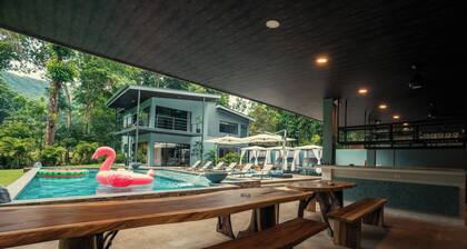 Seven Ranch Jungle Villa