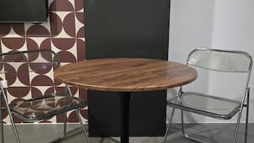 Elite Condo, Multiple Beds, Kitchenette, Courtyard View | 1 bedroom, laptop workspace, free WiFi