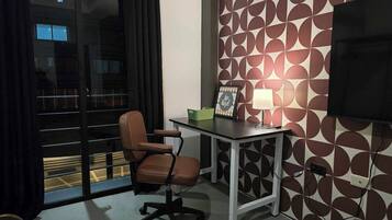 Elite Condo, Multiple Beds, Kitchenette, Courtyard View | 1 bedroom, laptop workspace, free WiFi