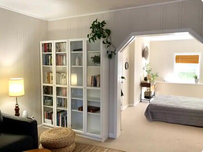 Private garden suite in charming San Francisco neighborhood