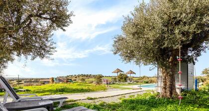 Country House 'Monte Da Masmorra De Baixo' with Private Pool, Garden and Wi-Fi