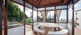 Holiday Home 'Casa El Café' with Sea View, Private Terrace and Wi-Fi