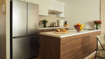 Fridge, coffee/tea maker, electric kettle, toaster