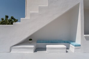 Property grounds - Superior Ground Floor 1-Bedroom Apartment with Garden View (Mikri Vigla)