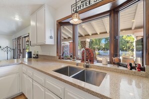 Interior - Vineyard Vista Retreat– Your Serene Getaway in Temecula (Temecula)