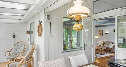 2 bedroom gorgeous home in Stege