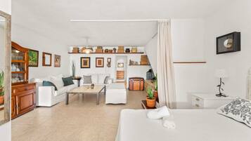 1 chambre, fer et planche Ă repasser, Wi-Fi gratuit, draps fournis