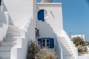 Exterior - Studio Apartment 'Maroulis Studios - 5' with Private Garden, Wi-Fi and Air Conditioning (Mikri Vigla)