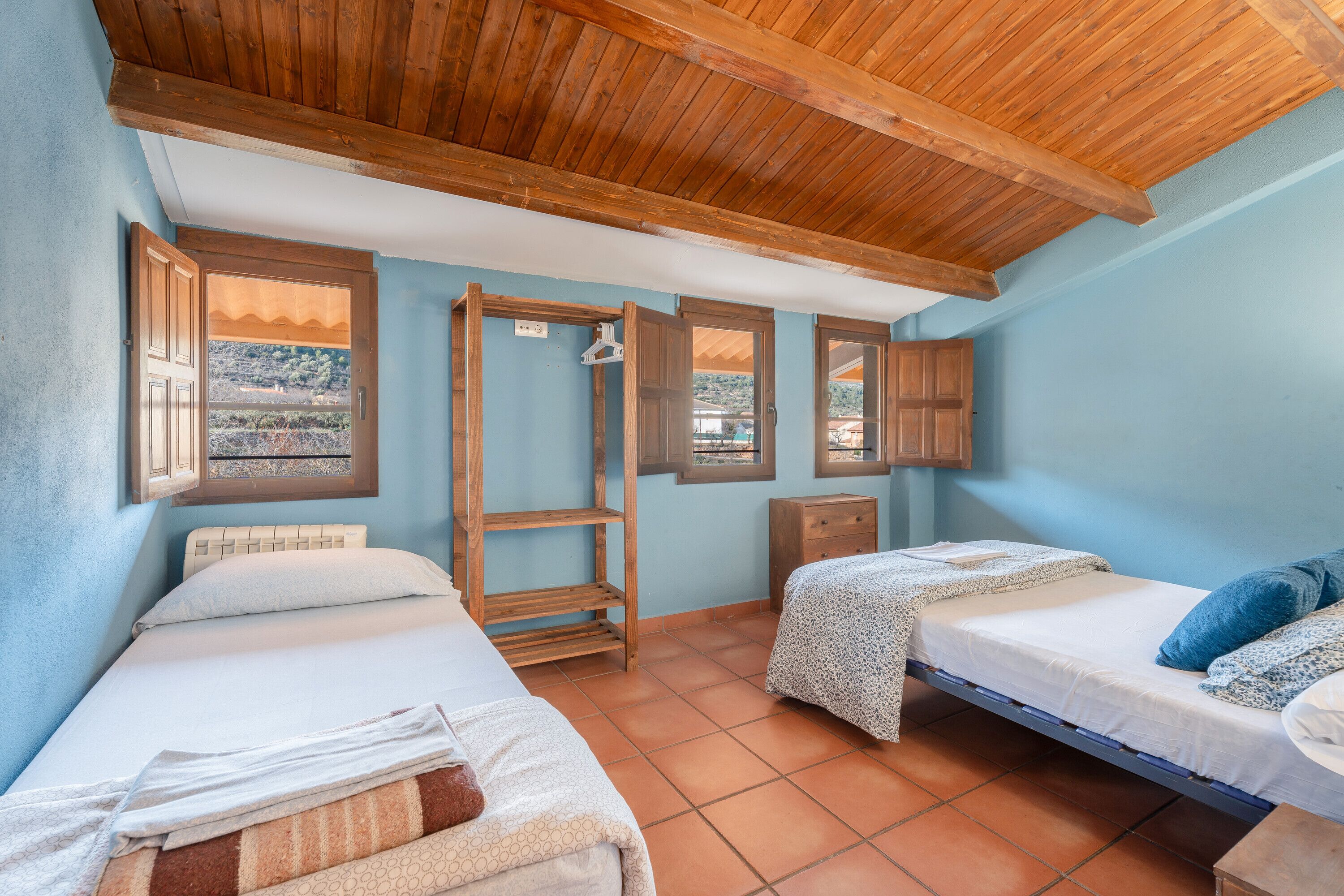 12 bedrooms, free WiFi, bed sheets