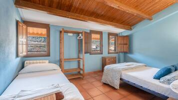 12 habitaciones, wifi gratis y ropa de cama