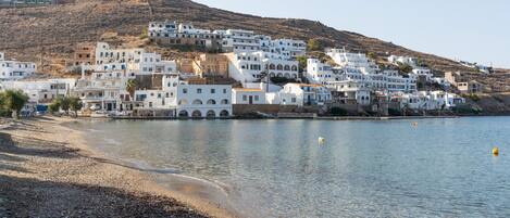 Una spiaggia nelle vicinanze