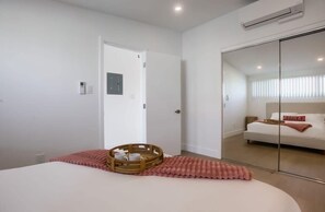 1 bedroom, iron/ironing board, free WiFi