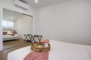 1 室のベッドルーム、アイロン / アイロン台、WiFi (無料)、ベッドシーツ