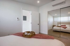 1 bedroom, iron/ironing board, free WiFi