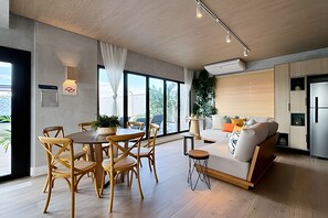 Studio | Living area