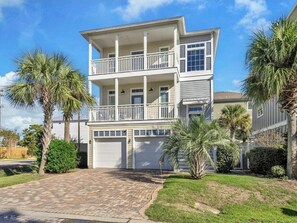 Exterior - Curacao: Pet-Friendly | Steps to Beach | Private Pool | Golf Cart Rental (Miramar Beach)