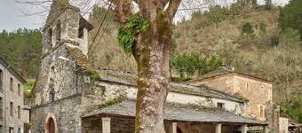 Apartment with Mountain Views and Shared Garden Valle del Ibias 1 Right