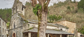 Apartment with Mountain Views and Shared Garden Valle del Ibias 1 Right