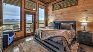 4 bedrooms, iron/ironing board, free WiFi, bed sheets