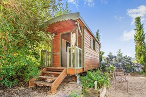 Exterior - Cottage 'Du Verger Saint Vincent' with Mountain View, Private Terrace and Air Conditioning (Beaujeu)