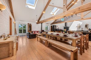 Dining - Cottage 'Du Verger Saint Vincent' with Mountain View, Private Terrace and Air Conditioning (Beaujeu)