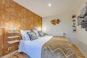 Free WiFi, bed sheets - Studio Apartment 'Le Grand Large' with Shared Terrace, Shared Garden and Wi-Fi (Lopérec)