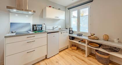 Studio 'Cap à L'ouest' avec terrasse partagée, jardin partagé et Wi-Fi