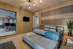 3 Schlafzimmer, Bügeleisen/Bügelbrett, Reisekinderbett, kostenloses WLAN