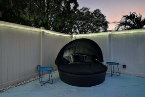 Terrace/patio - Largo Poolside Paradise Heated Pool 10Min To Beach (Largo)