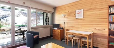 TV, DVD player, table tennis