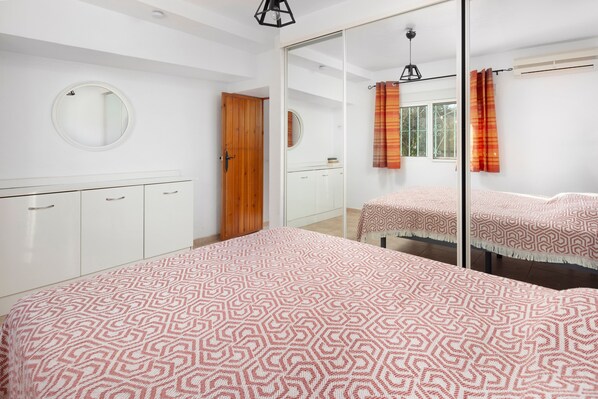 2 bedrooms, free WiFi, bed sheets